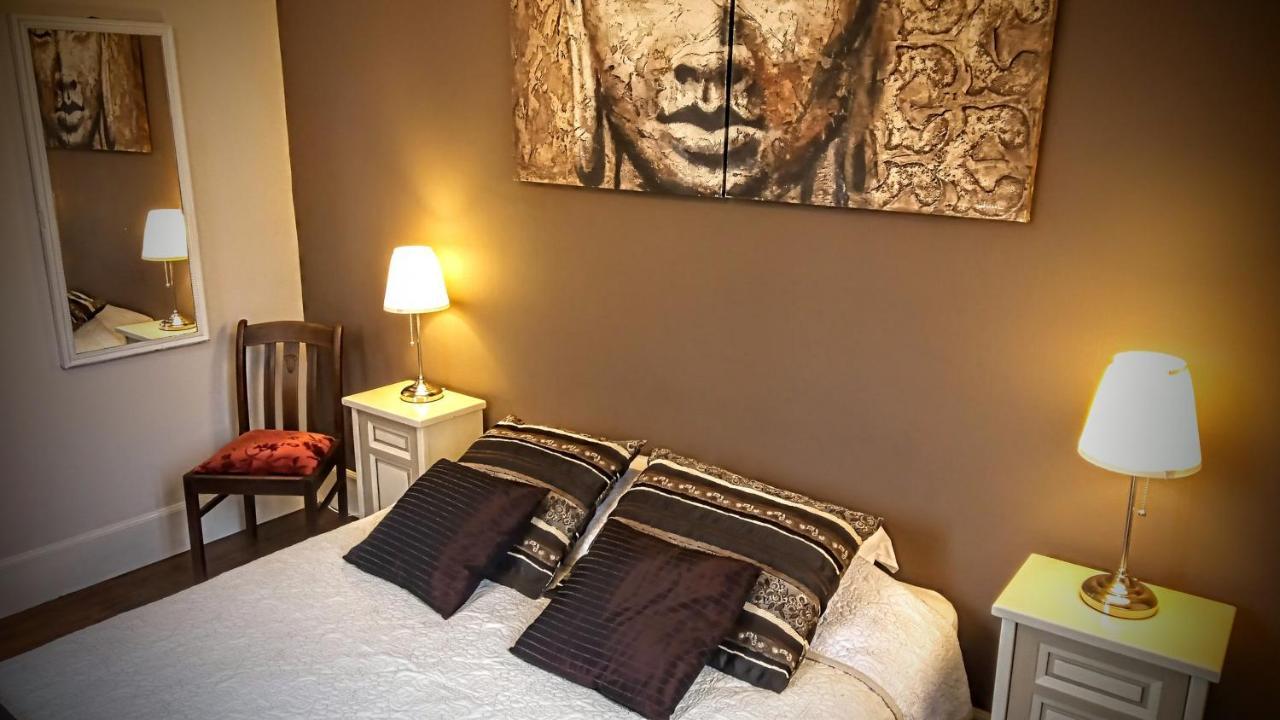 Le Bonnet De Nuit Bed & Breakfast Chalmoux ภายนอก รูปภาพ