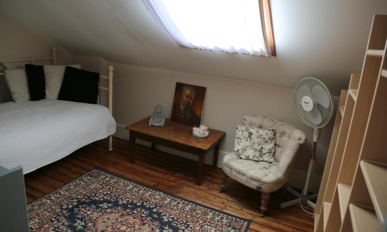 Le Bonnet De Nuit Bed & Breakfast Chalmoux ภายนอก รูปภาพ