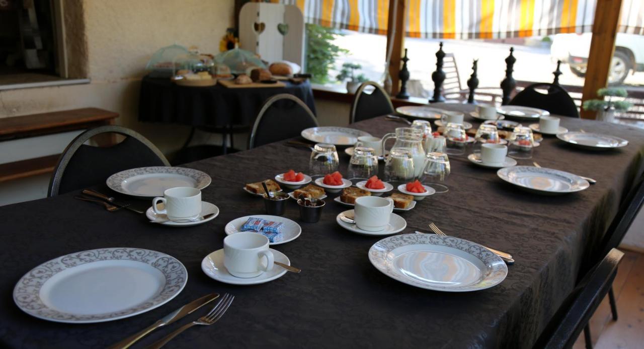 Le Bonnet De Nuit Bed & Breakfast Chalmoux ภายนอก รูปภาพ