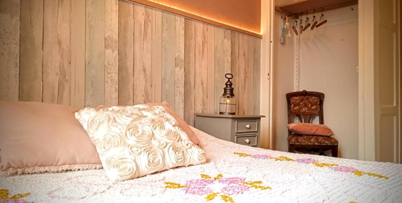 Le Bonnet De Nuit Bed & Breakfast Chalmoux ภายนอก รูปภาพ