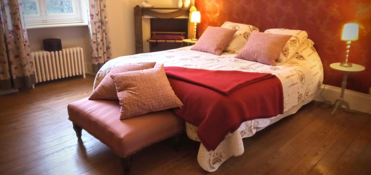Le Bonnet De Nuit Bed & Breakfast Chalmoux ภายนอก รูปภาพ